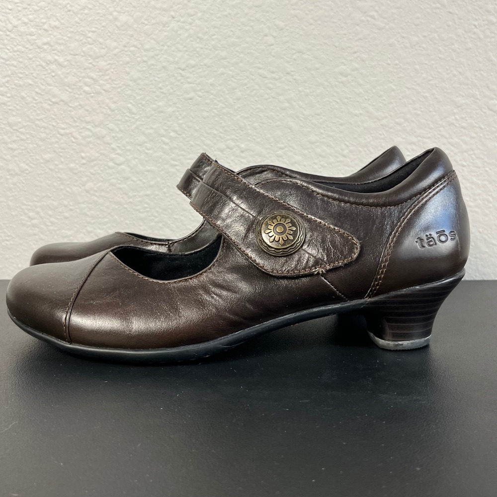 Taos Majesty Dark Brown Leather Mary Jane Pumps Low Heel 7.5 EU 38